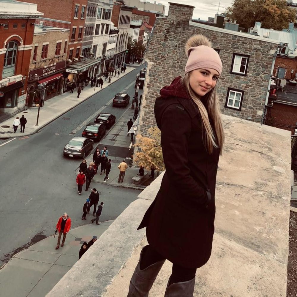 Meet your Posher, Leslie